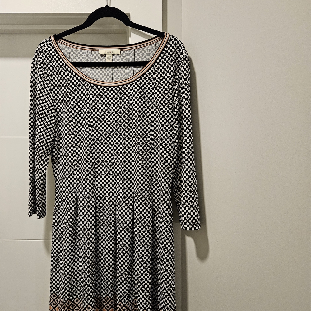 Lark & Ro Black and White Geometric Dress - Picture 3 of 3